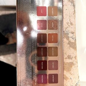 Buxom Boss Babe Dolly Eyeshadow Palette